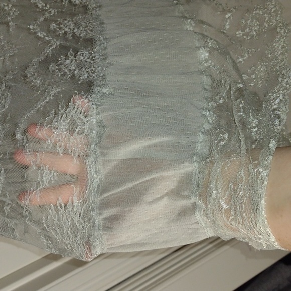 Gorgeous lace peasant skirt sheer greige, beigey gray and silvery - Picture 8 of 11